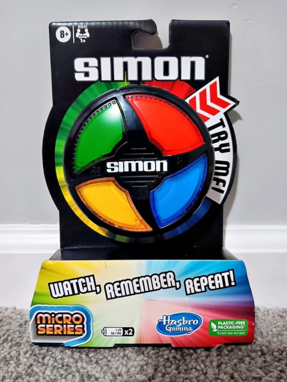 Hasbro Simon Micro Series Electronic Memory Game NWT